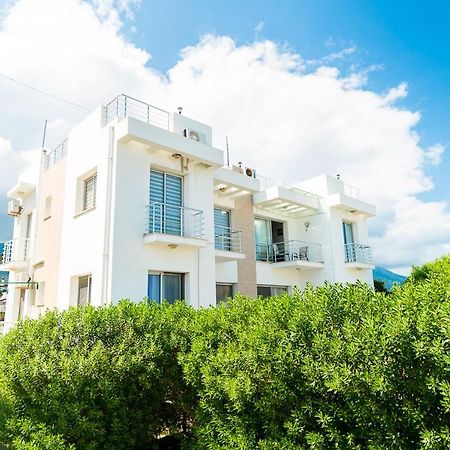 Luxury Two-Bedroom Apartment In Amazing Place Lukomorye C4 Karavas  Exterior foto