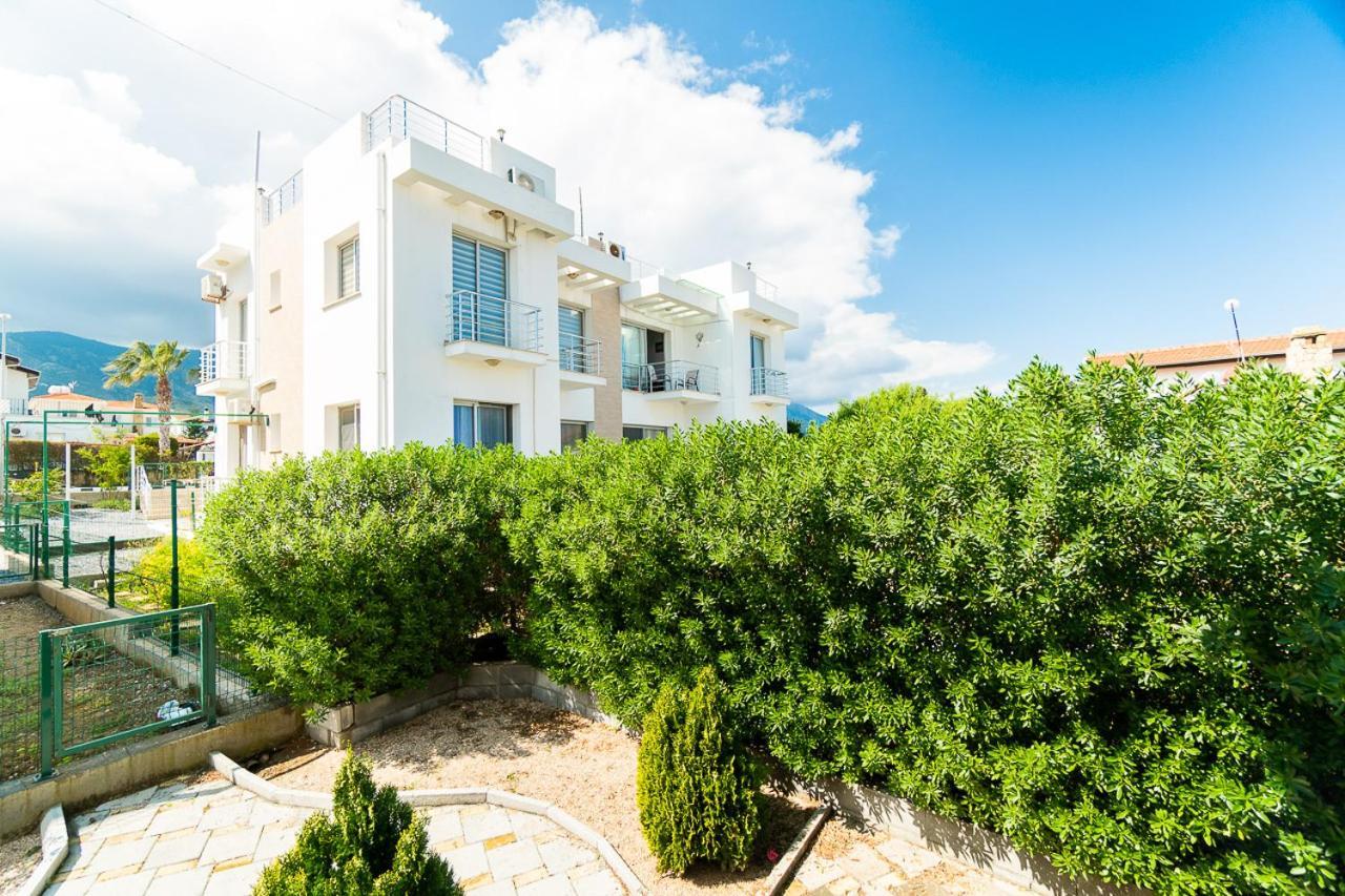 Luxury Two-Bedroom Apartment In Amazing Place Lukomorye C4 Karavas  Exterior foto